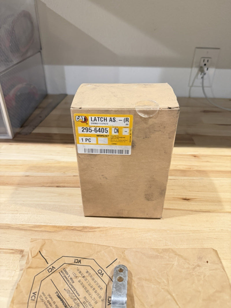 CAT 295-6405 LATCH