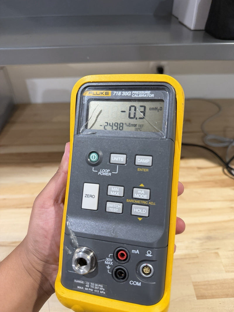 FLUKE 718 30G PRESSURE CALIBRATOR FOR PARTS