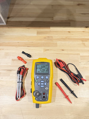 FLUKE 719 PRO 30G ELECTRIC PRESSURE CALIBRATOR W/ ACCESSORIES (SHIPS FREE)