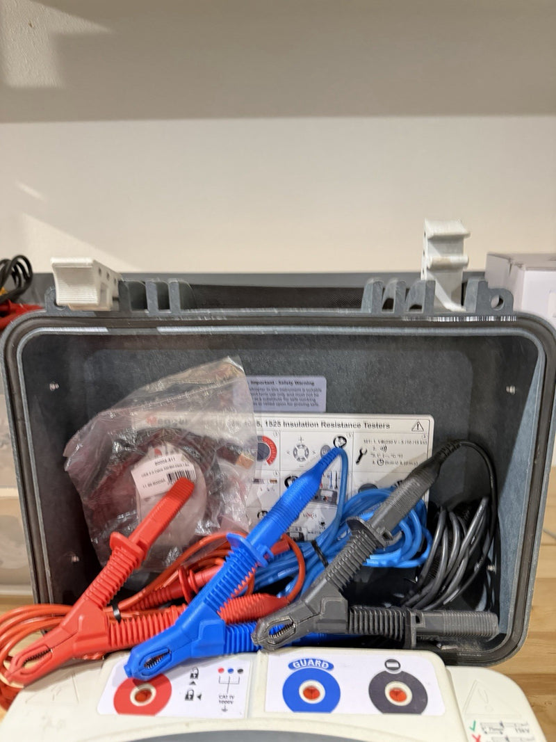 MEGGER MIT1525 15 KV HIGH VOLTAGE INSULATION RESISTANCE TESTER WITH CABLES - TESTED