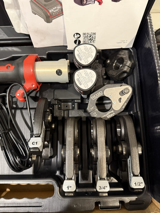 RIDGID RP251 PRESSTOOL KIT 1/2"-1" & MEGAPRESS JAWS 1/2"-3/4 RINGS 78228