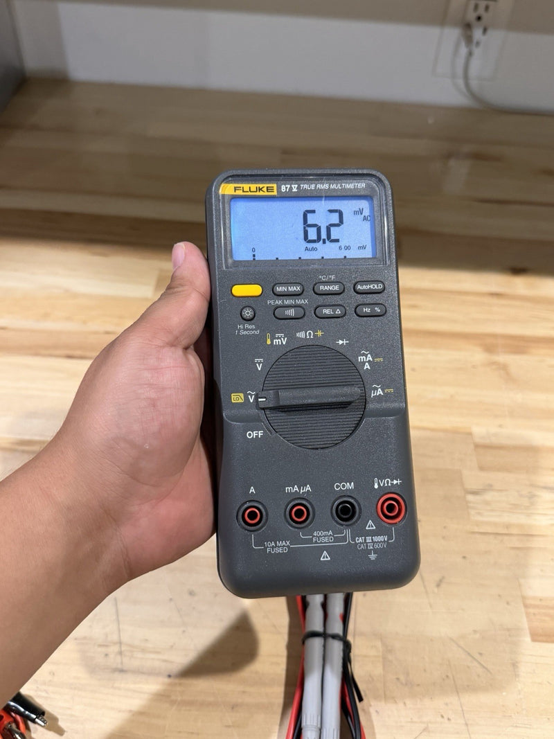 FLUKE 87V TRUE RMS MULTIMETER W/ LEADS (TESTED) SHIPS FAST