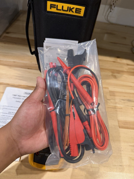 FLUKE 1587 FC 2 IN 1 HANDHELD DIGITAL INSULATION MULTIMETER