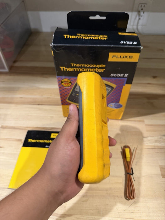 FLUKE 52 II THERMOMETER WITH PROBE CALIBRATED 2026