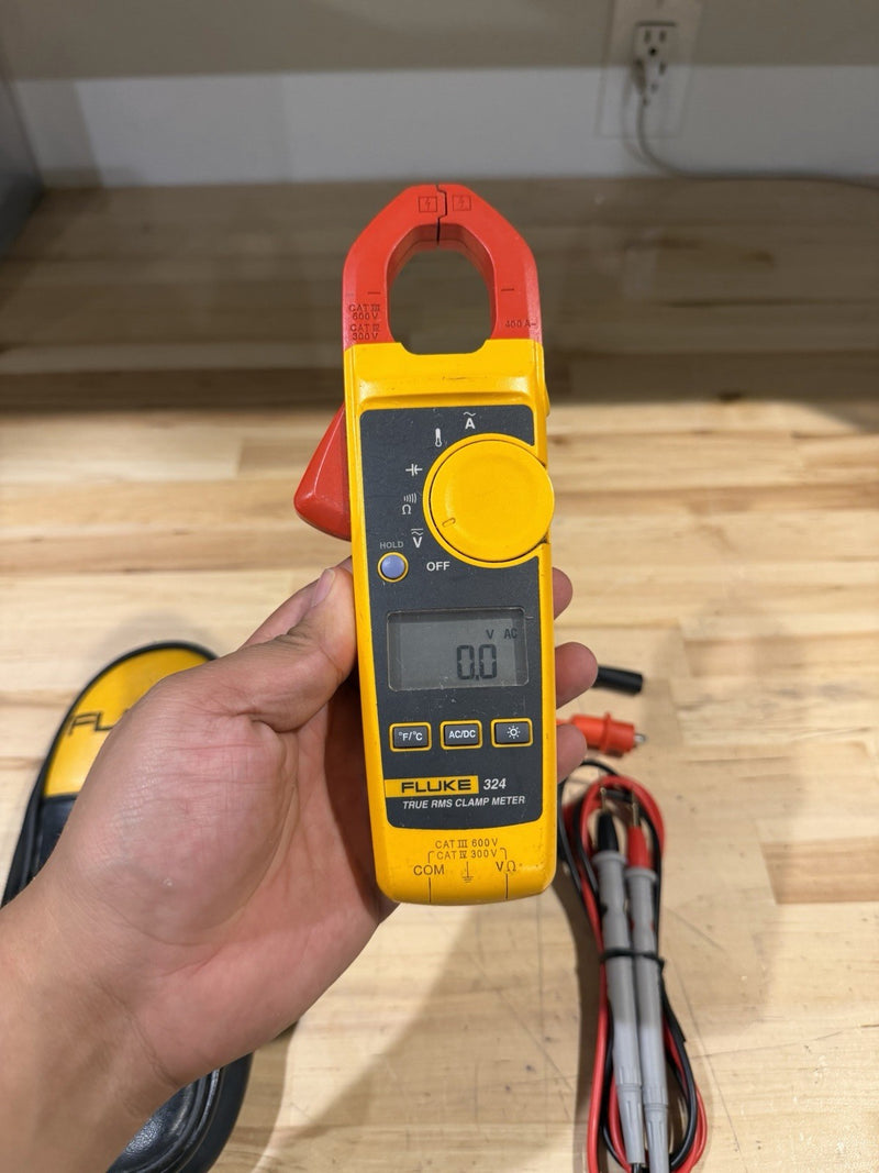 FLUKE 324 TRUE-RMS CLAMP METER W/ LEADS & CASE - SHIPS FAST