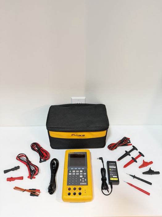 FLUKE 741B DOCUMENTING PRCESS CALIBRATOR WITH LEADS & CHARGER TESTED