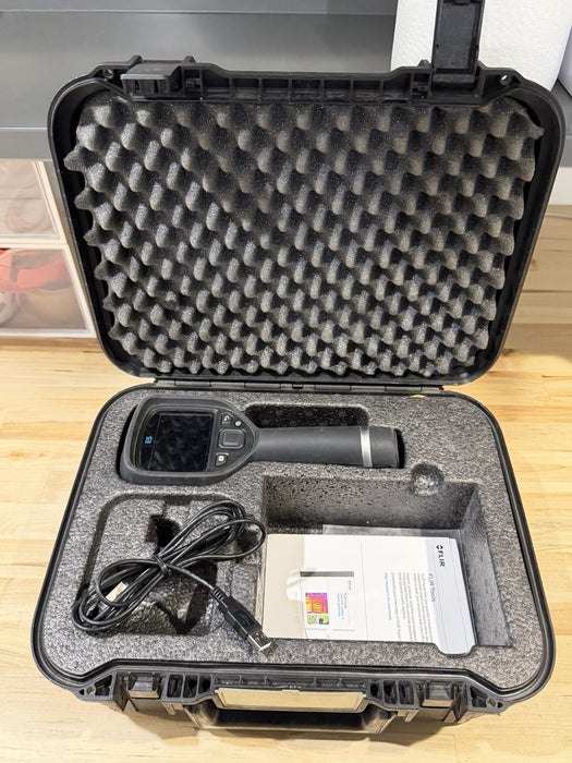 FLIR E5 THERMAL IMAGING CAMERA W/ BATTERY & CHARGER - SHIPS FAST