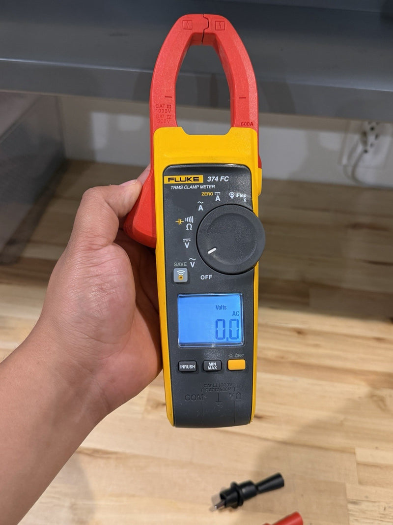FLUKE 374 FC TRMS CLAMP METER WITH LEADS & CLIPS TESTED