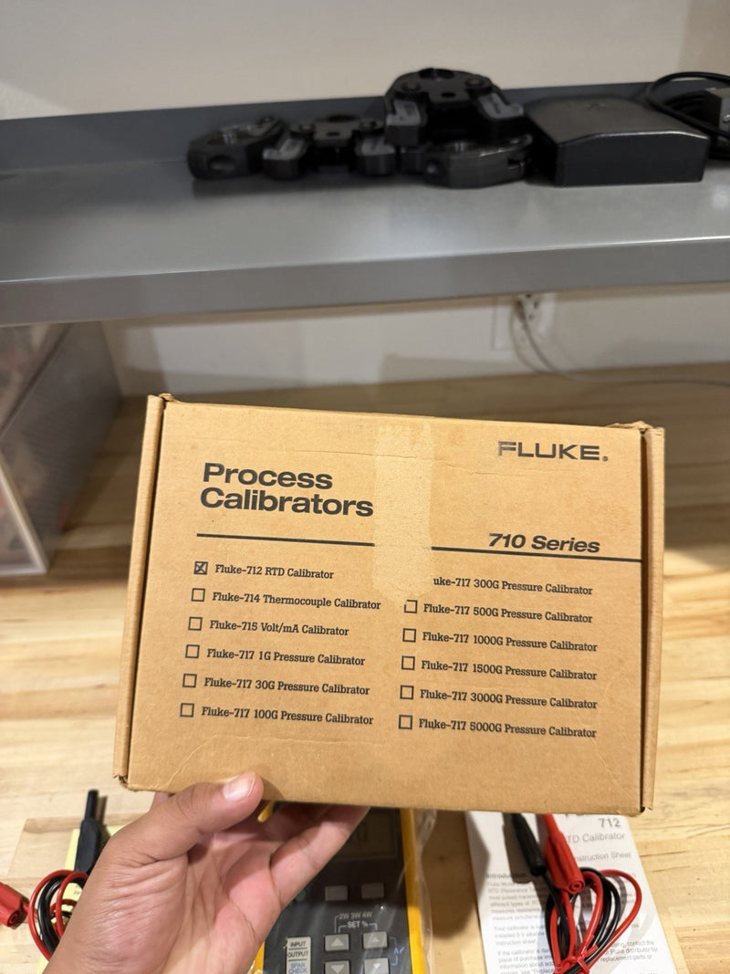 FLUKE 712 RTD CALIBRATOR KIT (NEW) FREE SHIPPING