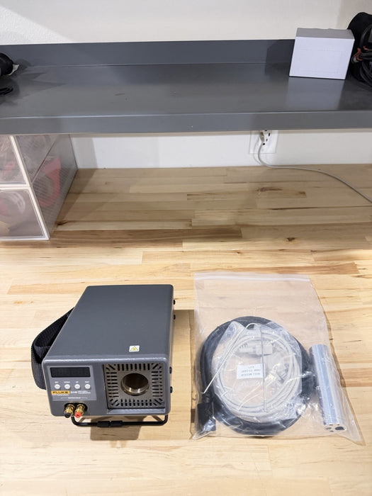 FLUKE 9140-C-156 DRY-WELL CALIBRATOR TESTED