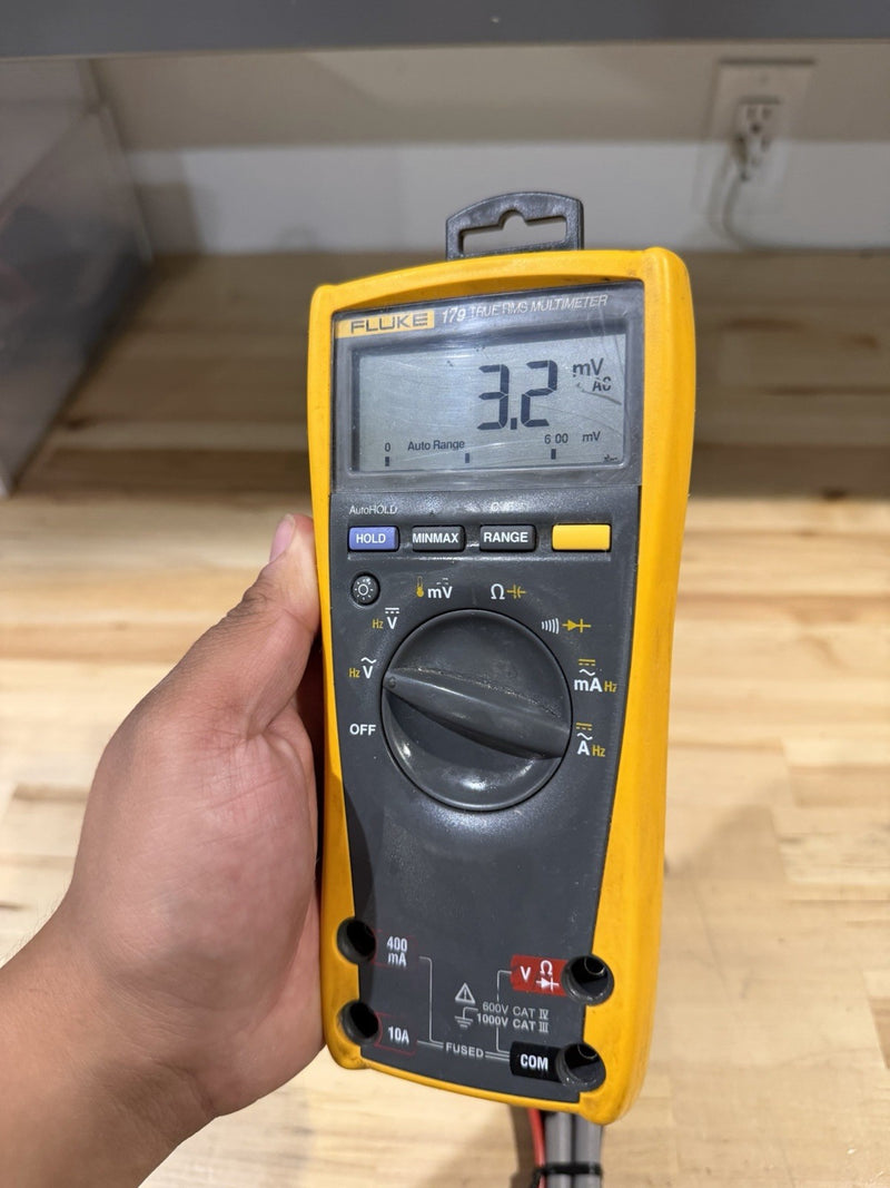 FLUKE 179 MULTIMETER WITH LEADS & CLIPS