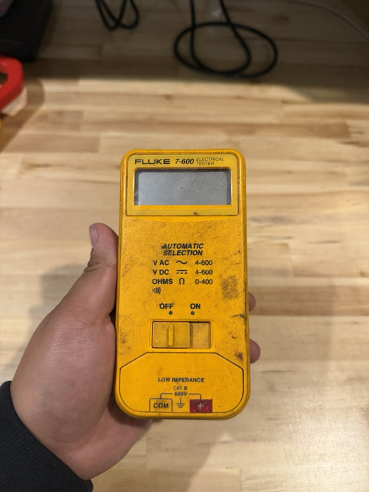 FLUKE 7-600 ELECTRICAL TESTER (PARTS ONLY) FOR PARTS - SHIPS FAST