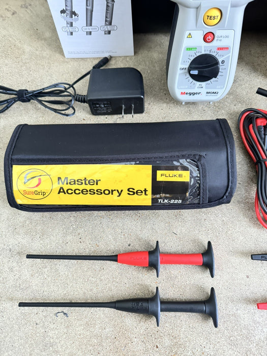 MEGGER MOM2 MICROHMMETER WITH NEW SET OF LEADS & BAG