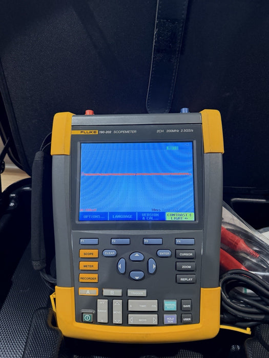 FLUKE 190-202 SCOPEMETER 2CH 200MHZ 2.5GS/S W/ ACCESSORIES (TESTED) SHIPS FREE