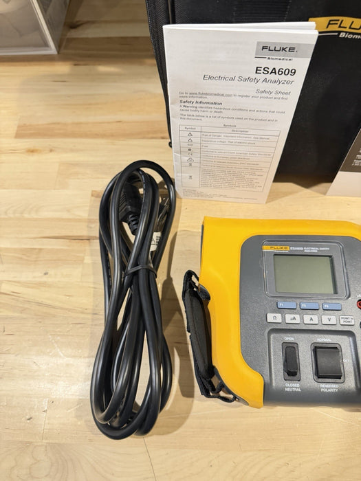 FLUKE BIO MEDICAL ESA609 ELECTRICAL SAFETY ANALYZER PORTABLE METER & ACCESSORIES