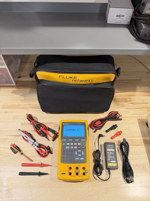 FLUKE 753 DOCUMENTING PROCESS CALIBRATOR WITH ACCESSORIES TESTED