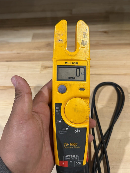 FLUKE T5-1000 ELECTRICAL TESTER 1000V CAT III (TESTED) SHIPS FAST