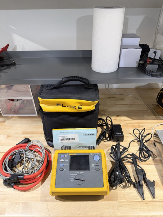 FLUKE 1735 THREE-PHASE POWER LOGGER W/ PROBES & CHARGER - FREE SHIPPING - TESTED