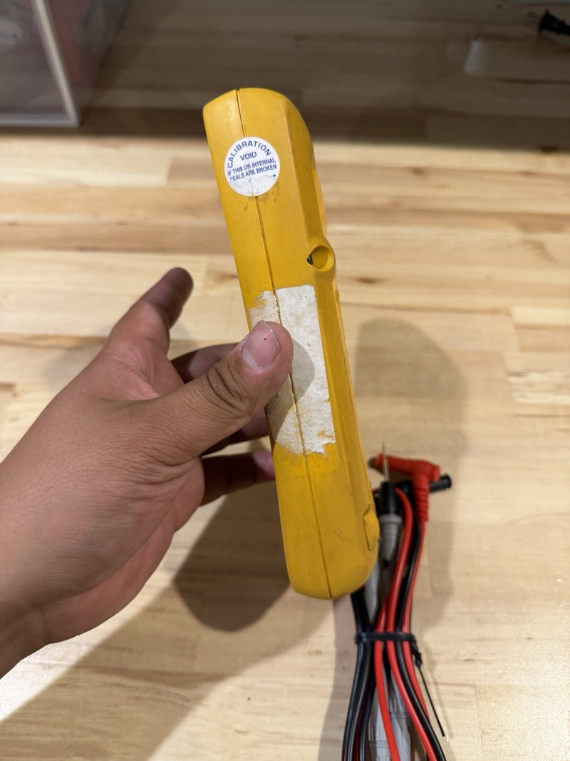 FLUKE 77 III MULTIMETER WITH LEADS TESTED