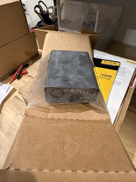 FLUKE CALIBRATION 9100S DRY WELL TEMPERATURE CALIBRATOR