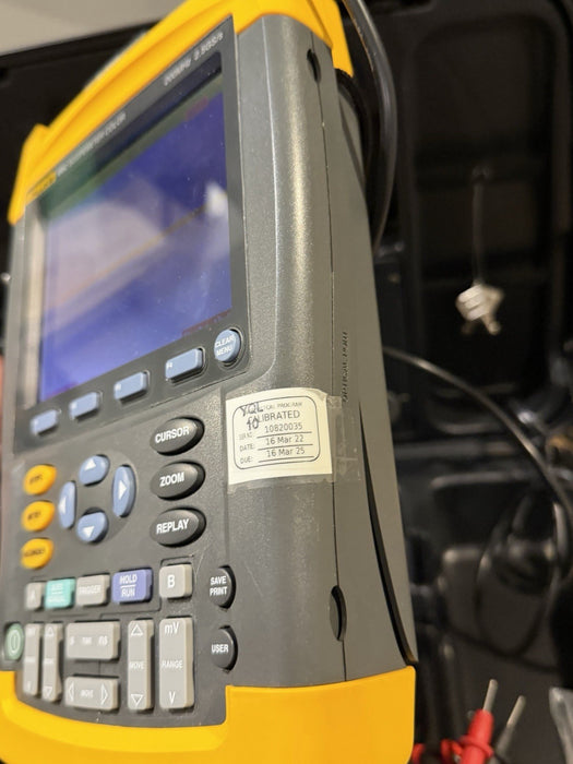 FLIKE 199C 200MHZ 2.5GS/s SCOPEMETER COLOR W/ ACCESSORIES (CALIBRATED 2025)