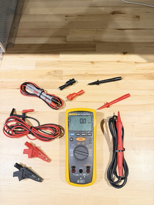 FLUKE 1507 INSULATION MULTIMETER W/ LEADS & CLIPS - SHIPS FAST