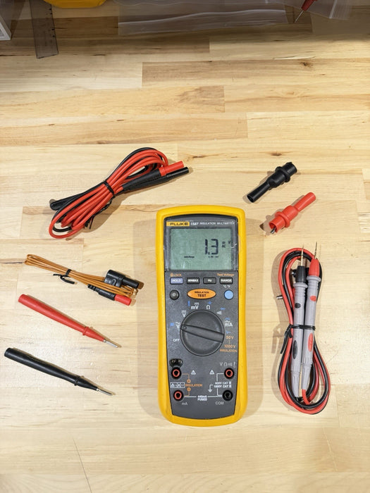 FLUKE 1587 DIGITAL INSULATION TESTER KIT W ACCESSORIES & LEADS - SHIPS FAST