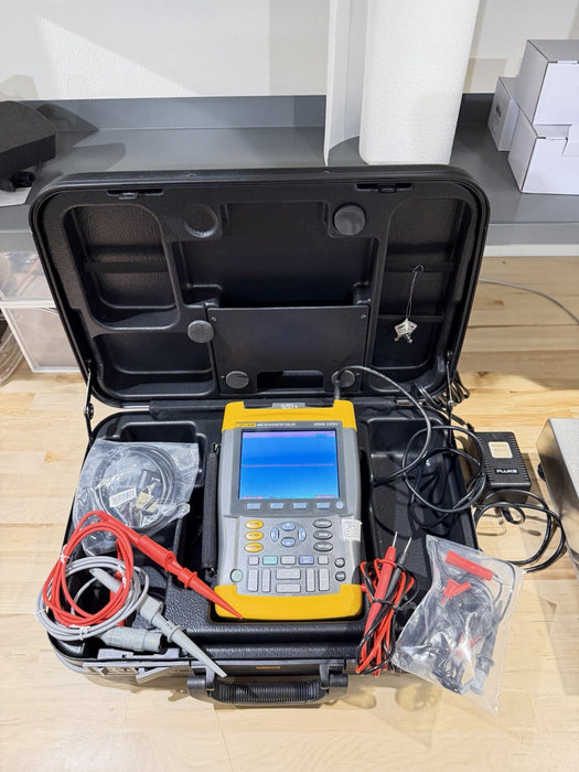 FLIKE 199C 200MHZ 2.5GS/s SCOPEMETER COLOR W/ ACCESSORIES (CALIBRATED 2025)