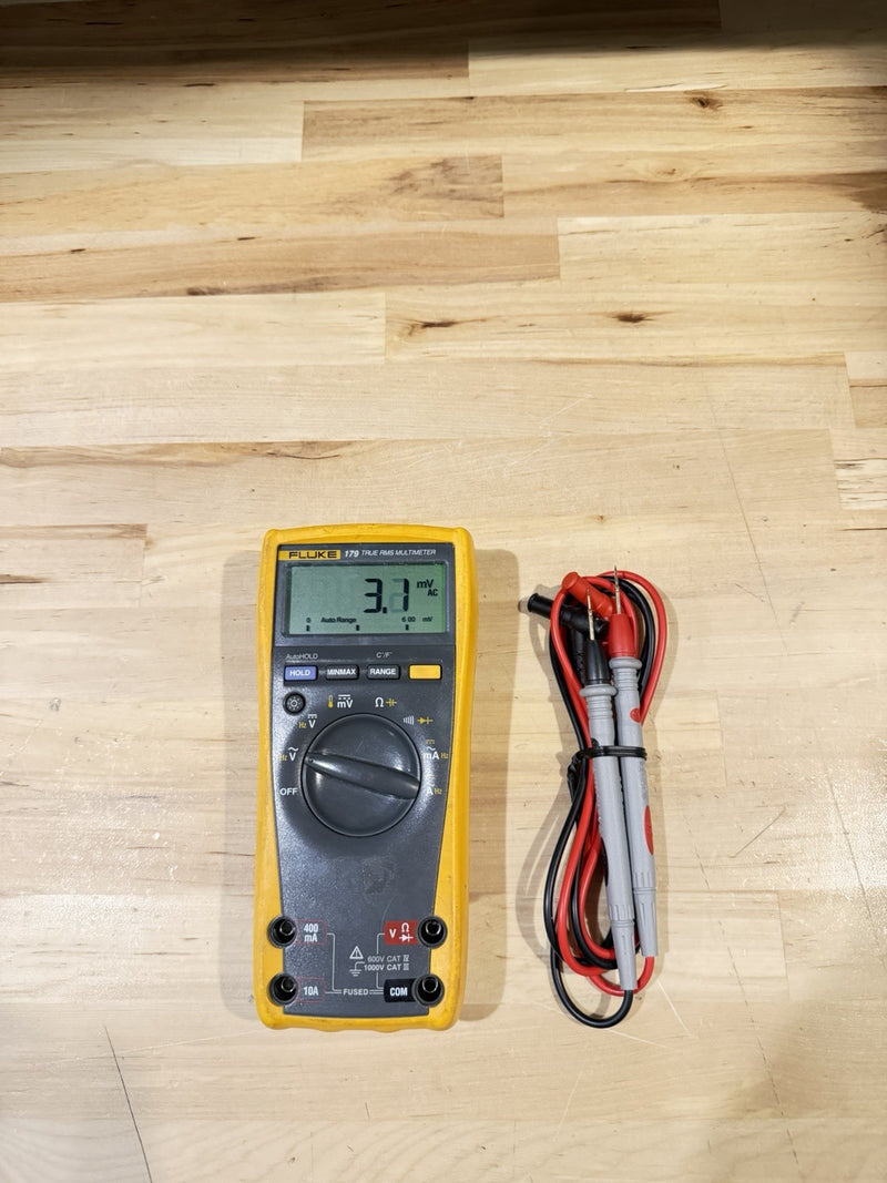 FLUKE 179 MULTIMETER WITH LEADS & CLIPS