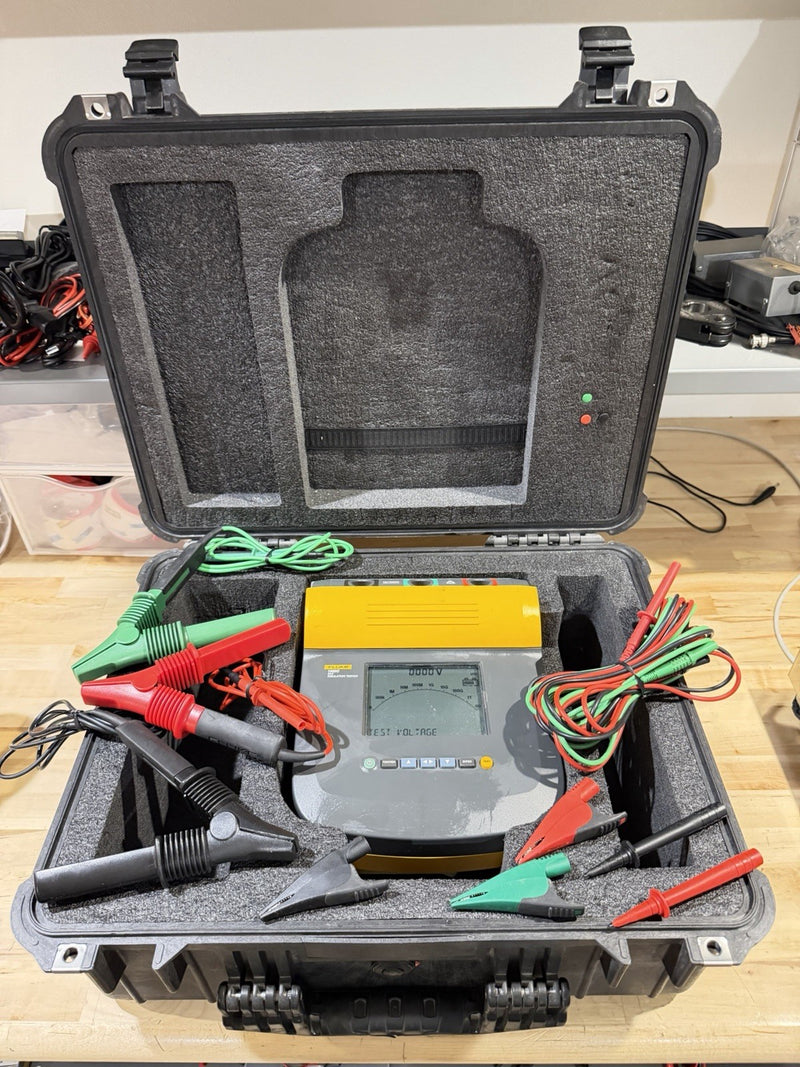 FLUKE 1550C 5KV INSULATION TESTER W LEADS & CASE - FREE SHIPPING