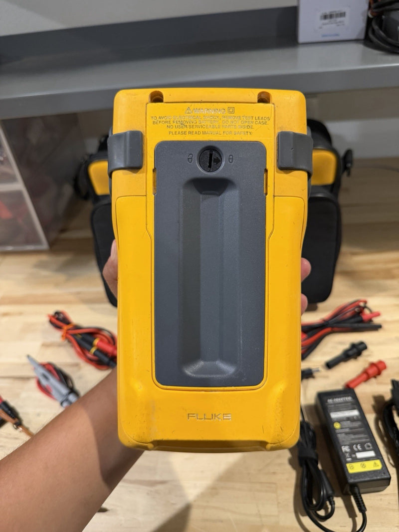 FLUKE 754 DOCUMENTING PROCESS CALIBRATOR WITH ACCESSORIES TESTED