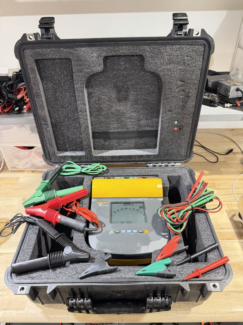 FLUKE 1550C 5KV INSULATION TESTER W LEADS & CASE - FREE SHIPPING