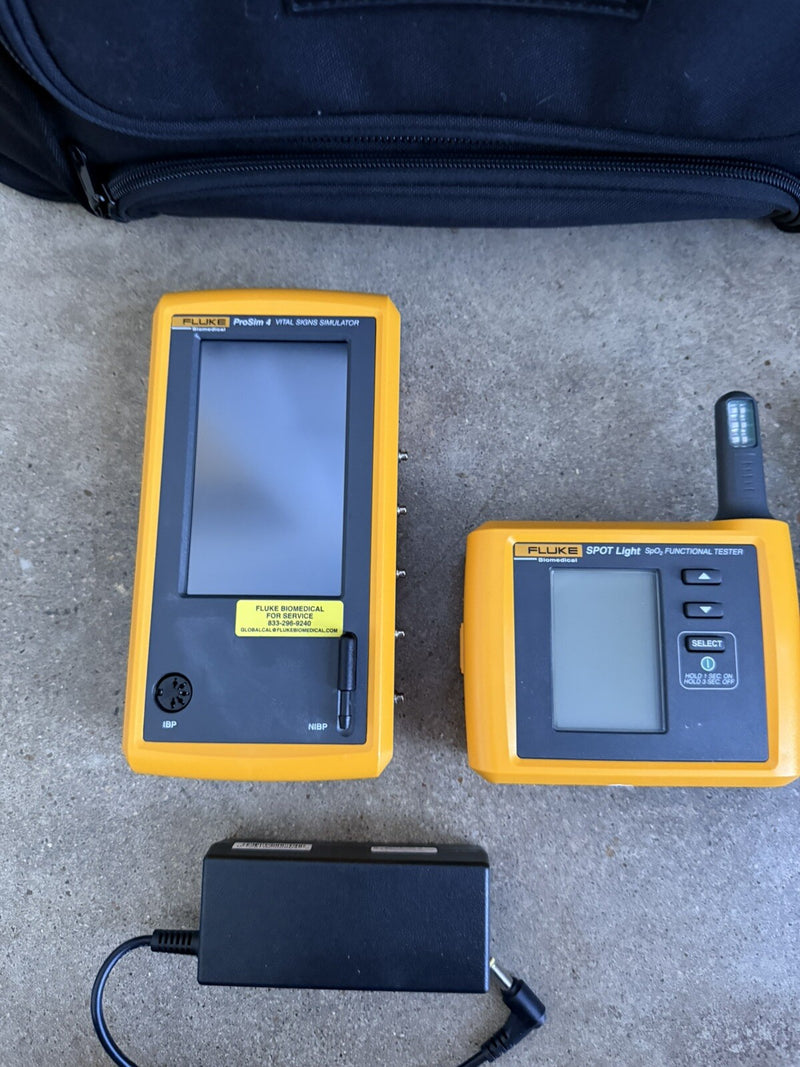 FLUKE BIOMEDICAL PROSIM 4 & SPOT LIGHT KIT WITH BAG & CHARGER TESTED