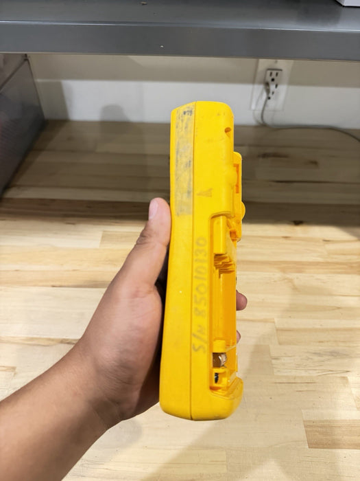 FLUKE 189 TRUE RMS MULTIMETER (PARTS ONLY)  FOR PARTS - SHIPS FAST