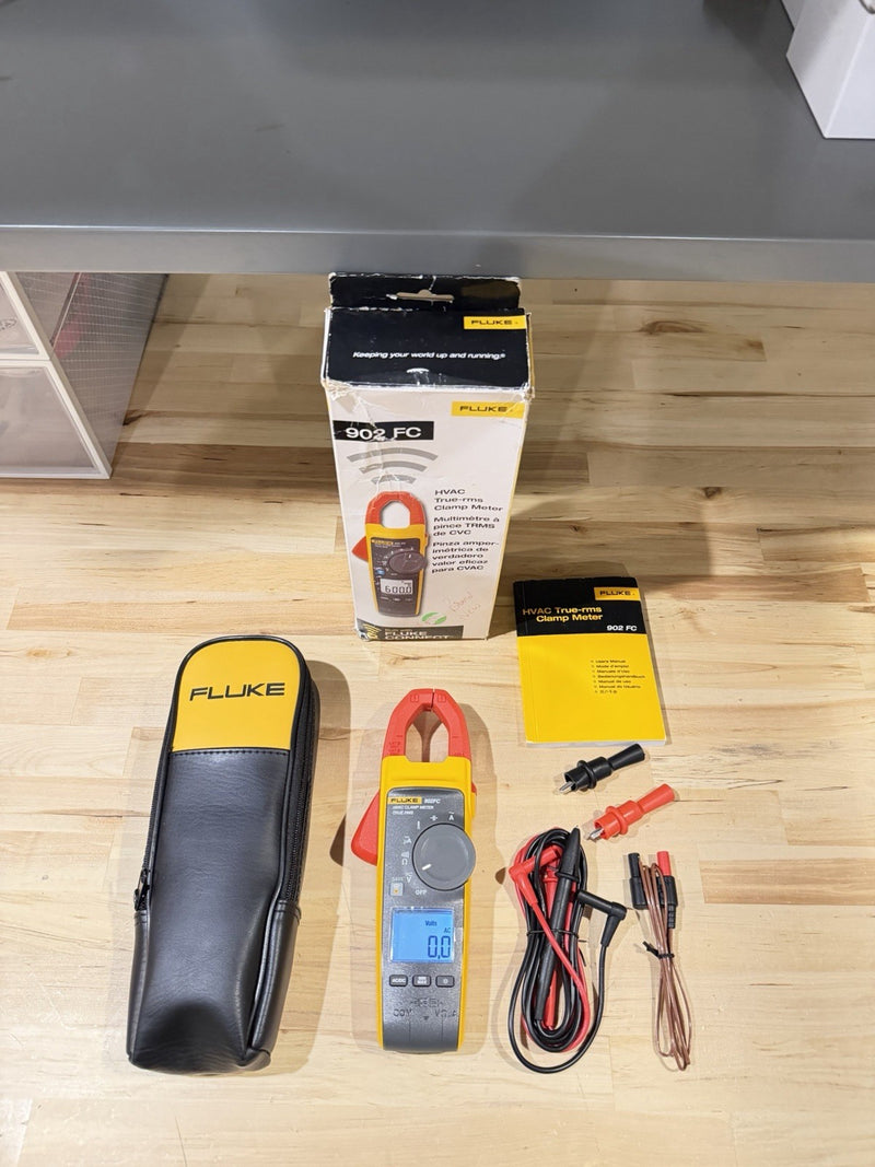 FLUKE 902 FC TRUE RMS HVAC CLAMP METER WITH CASE & LEADS