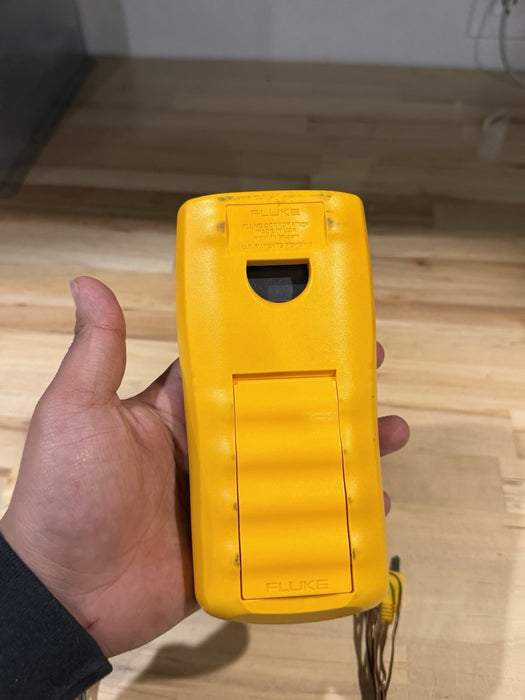 FLUKE 52 II THERMOMETER W / PROBE - SHIPS FAST