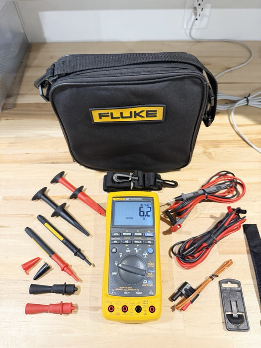 FLUKE 789 PROCESS METER W/ ACCESSORIES (TESTED) EXCELLENT CONDITION