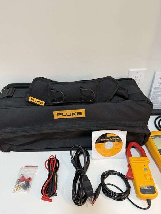 FLUKE BT521 BATTERY ANALYZER WITH ACCESSORIES TESTED