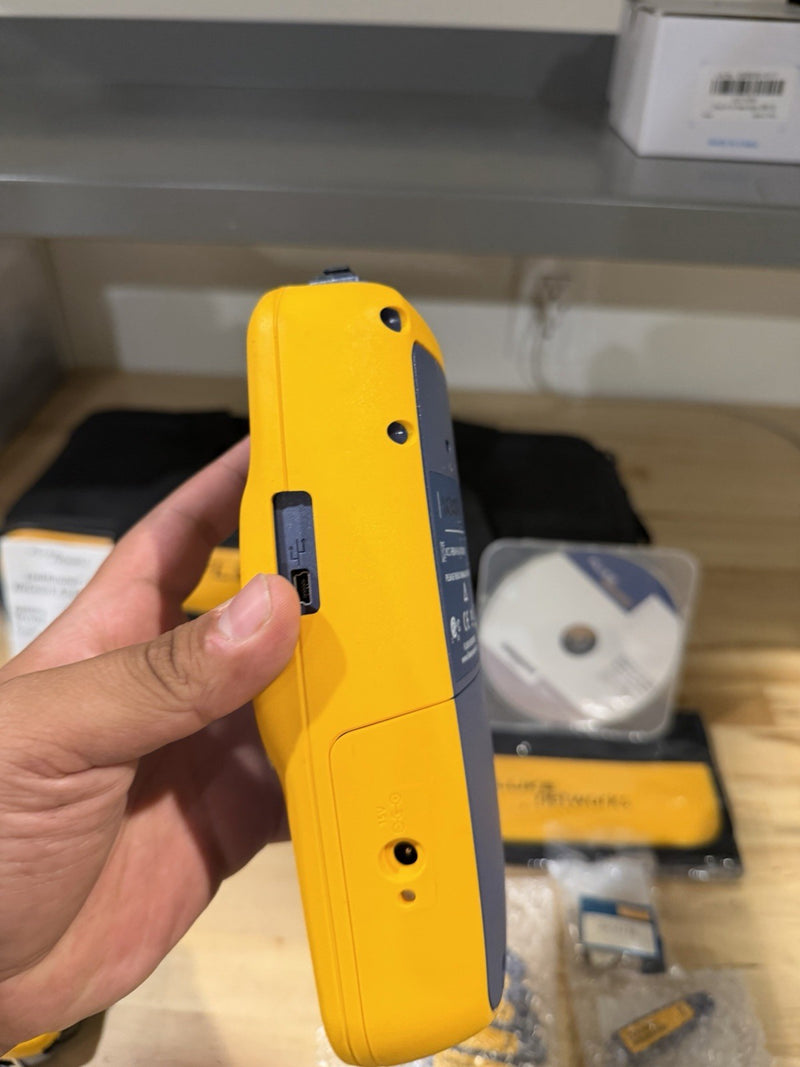 FLUKE NETWORKS LINKRUNNER AT-2000 KIT AUTO TESTER KIT RARE