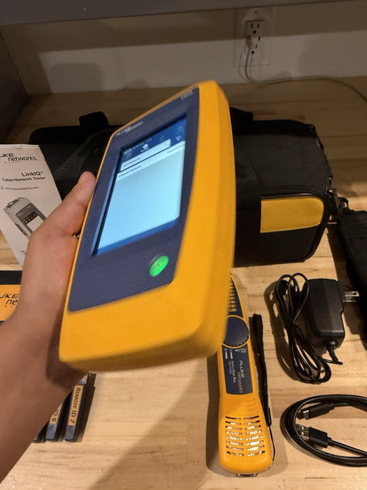 FLUKE NETWORKS LIQ-100 LINKIQ KIT CABLE & NETWORK TESTER W ACCESSORIES