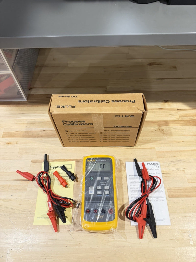 FLUKE 712 RTD CALIBRATOR KIT (NEW) FREE SHIPPING