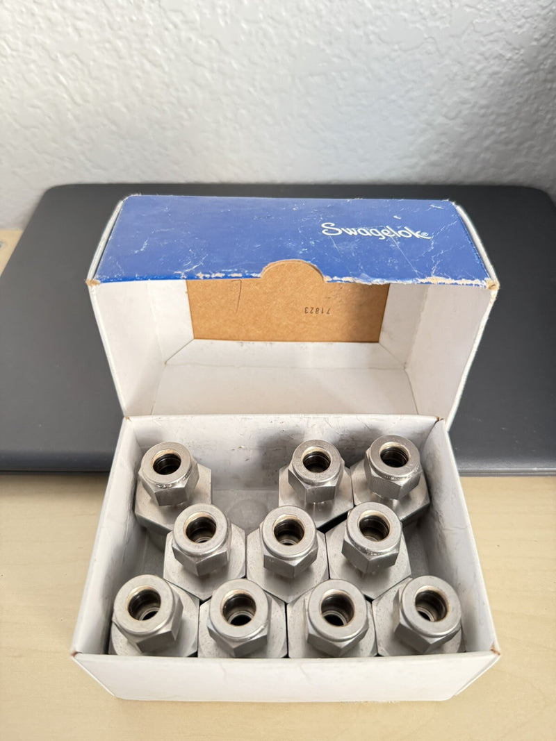 SWAGELOK SS-600-1-12W STAINLESS MALE CONNECTOR 3/8IN TUBE X 3/4IN MPW (1) EACH