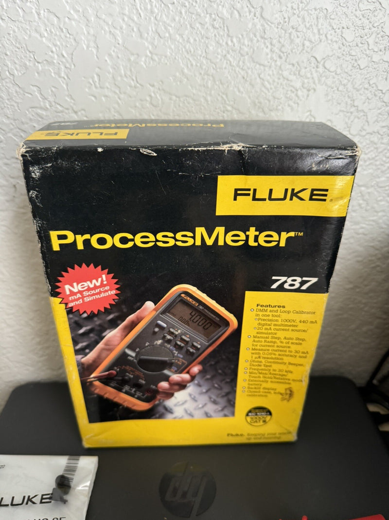 FLUKE 787 PROCESSMETER WITH BOX MANUALS & LEADS