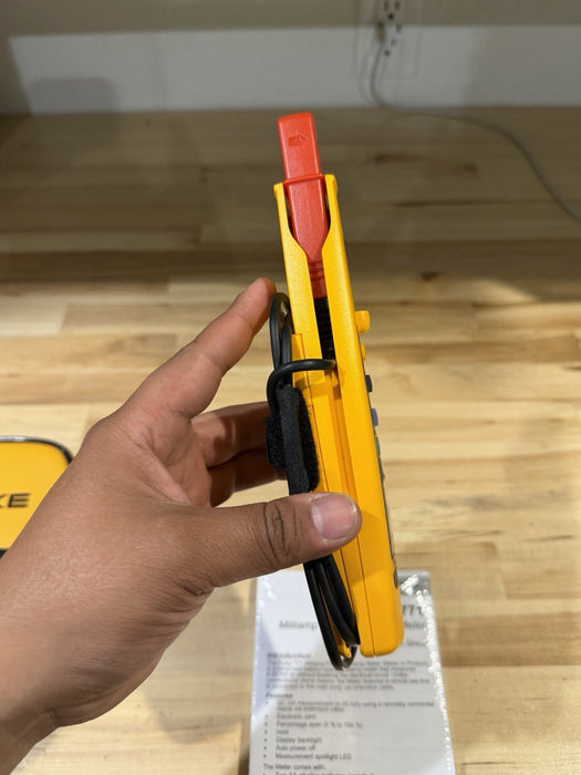 FLUKE 771 MILLIAMP PROCESS CLAMP METER ( NEW CONDITION ) SHIPS FAST
