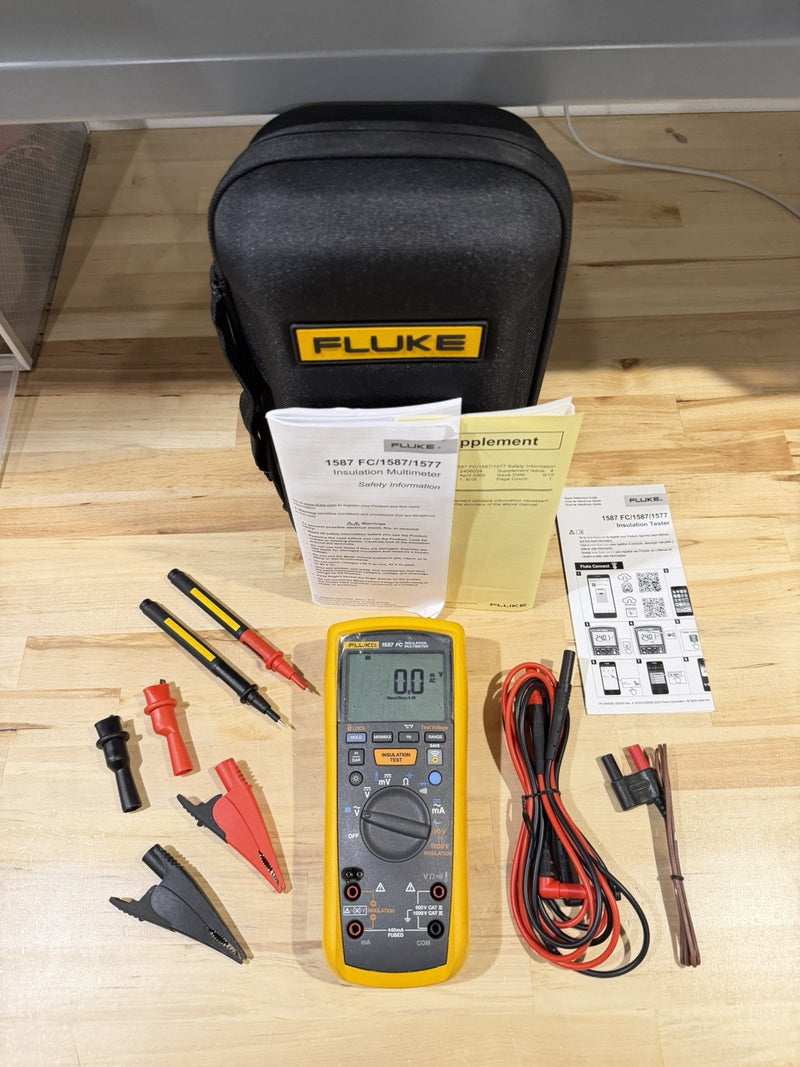 FLUKE 1587 FC INSULATION MULTIMETER WITH LEADS & CASE TESTED