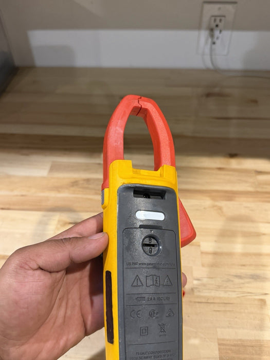 FLUKE 375FC TRMS CLAMP METER W/ LEADS & CLIPS (SHIPS FAST)