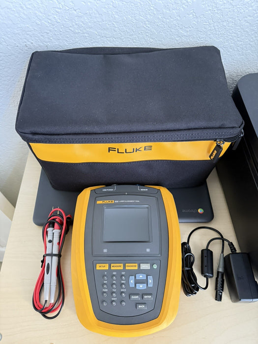 FLUKE 830 LASER ALIGNMENT TOOL WITH BAG & CHARGER INCLUDED