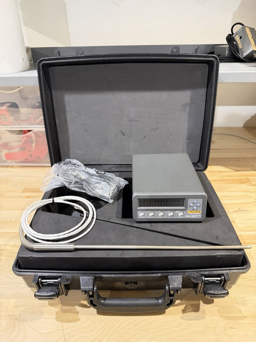 FLUKE HART SCIENTIFIC 1502A THERMOMETER READOUT W/ PROBE FLUKE 5615 (SHIPS FREE)