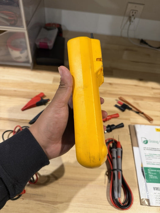 FLUKE 1507 INSULATION MULTIMETER W/ LEADS & CLIPS - SHIPS FAST