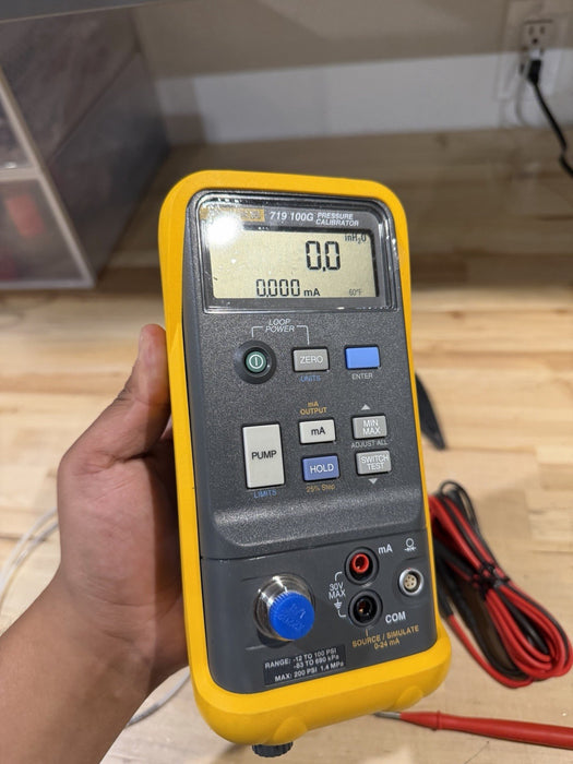 FLUKE 719 100G PRESSURE CALIBRATOR W/ LEADS & EXTRAS (TESTED) PERFECT CONDITION